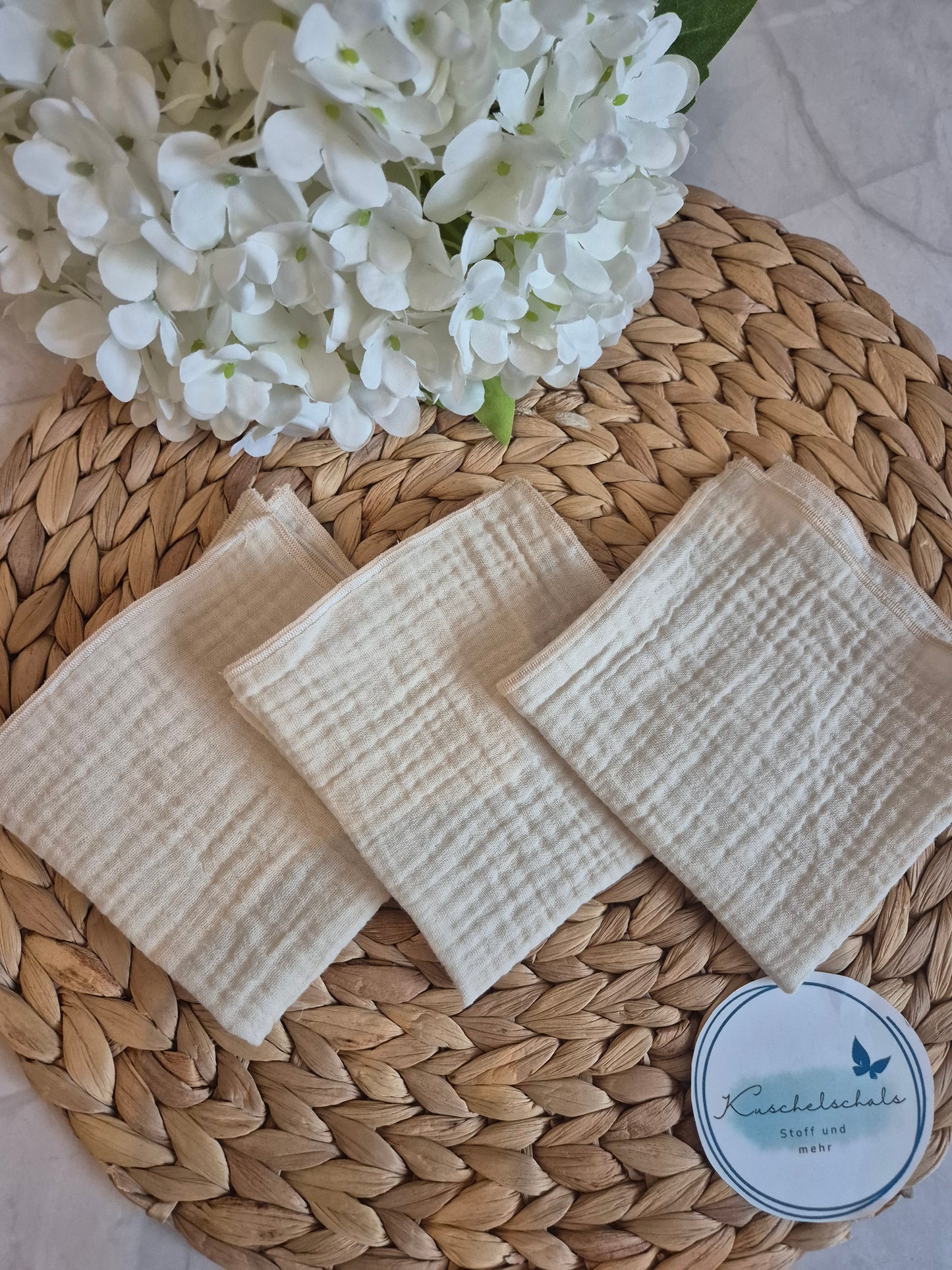 Taschentuch grau mit Herzdruck Stoff weich waschbar grau stylisch umweltfreundlich nachhaltig wiederverwendbar Musselin