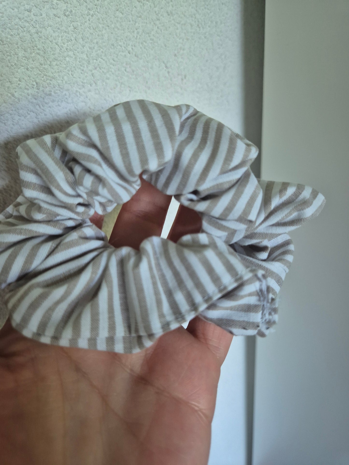 Köln Scrunchie Hair bobble Haargummi handmade Ponytail holder perfect gift hair accessories chic hair tie