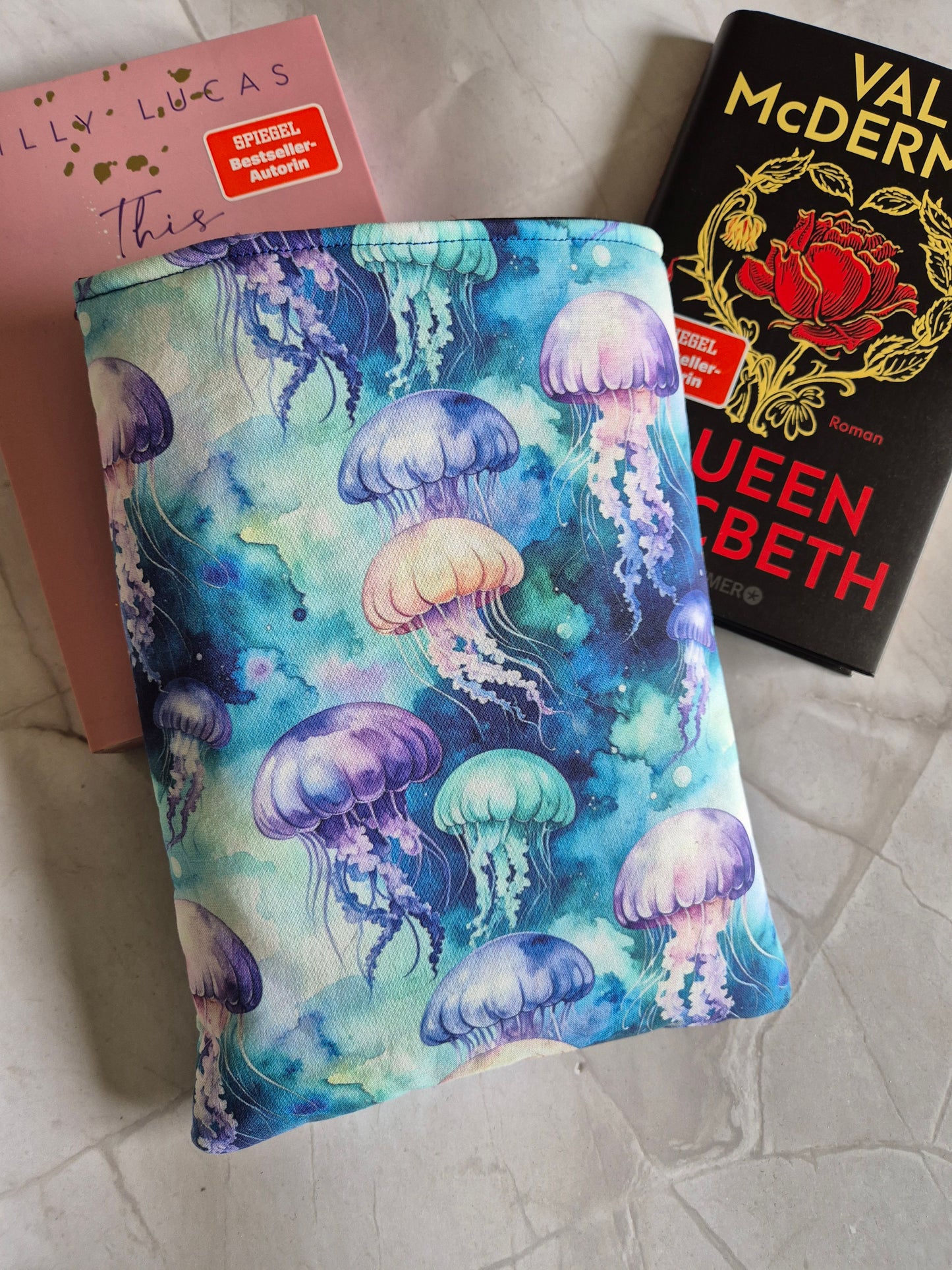 Jelly Fish Mermaid Aquarell Sealover Buchhülle Ereader Hülle - 3 Sizes - Handmade by me in Switzerland