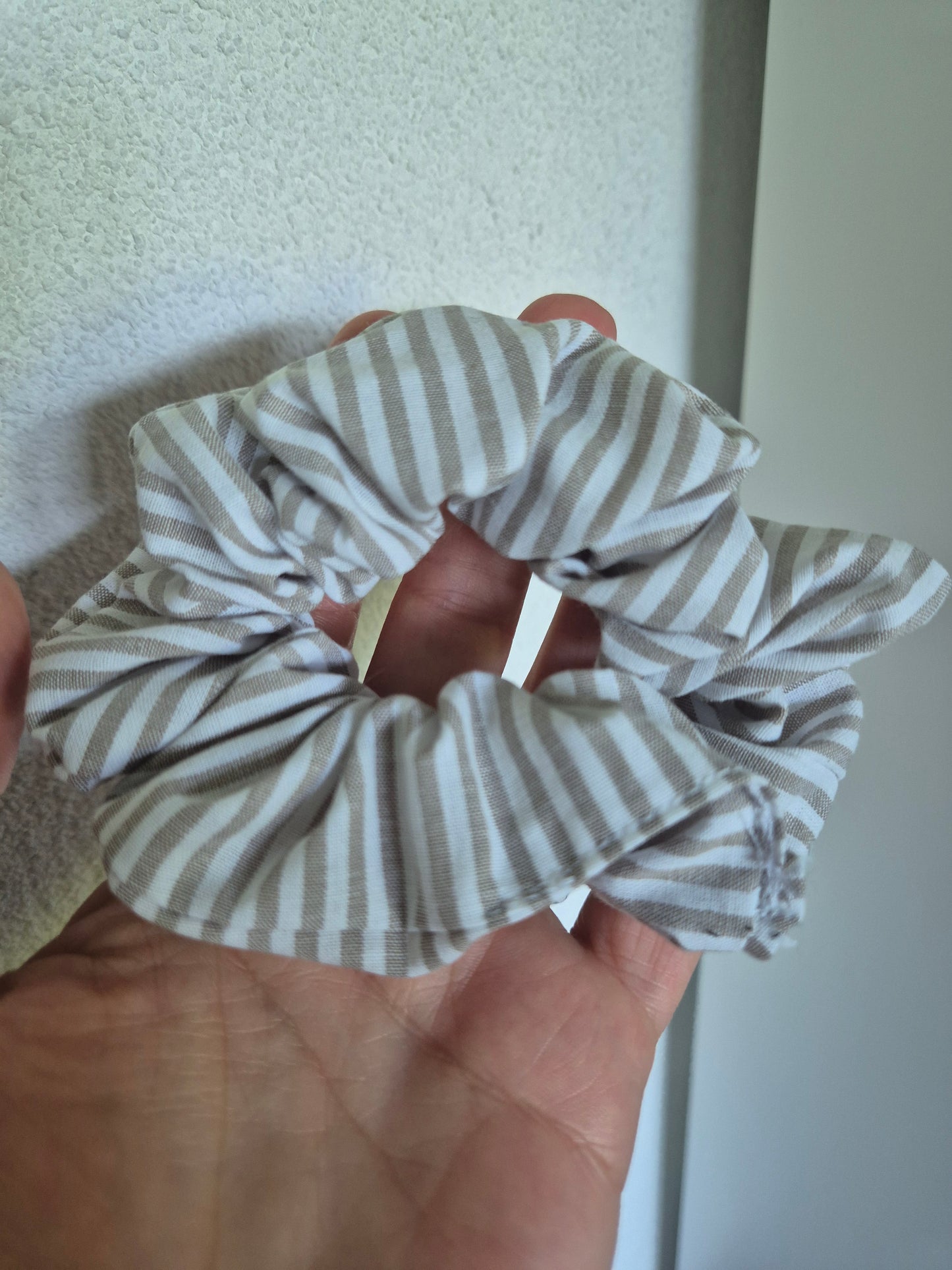 Köln Scrunchie Hair bobble Haargummi handmade Ponytail holder perfect gift hair accessories chic hair tie