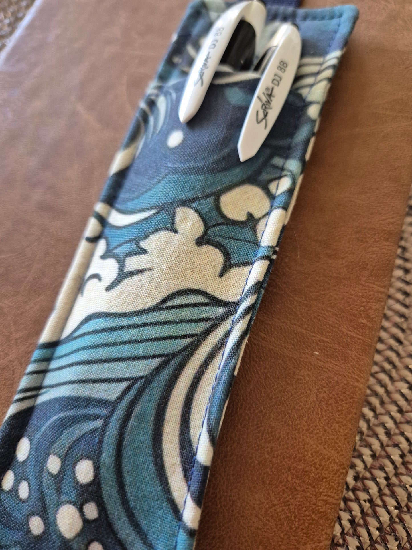 Stiftehalter Lesezeichen A5 Design, handgenäht, doppelseitig, tolles Geschenk für Lehrer, Studenten und Journaling Fans vegan
