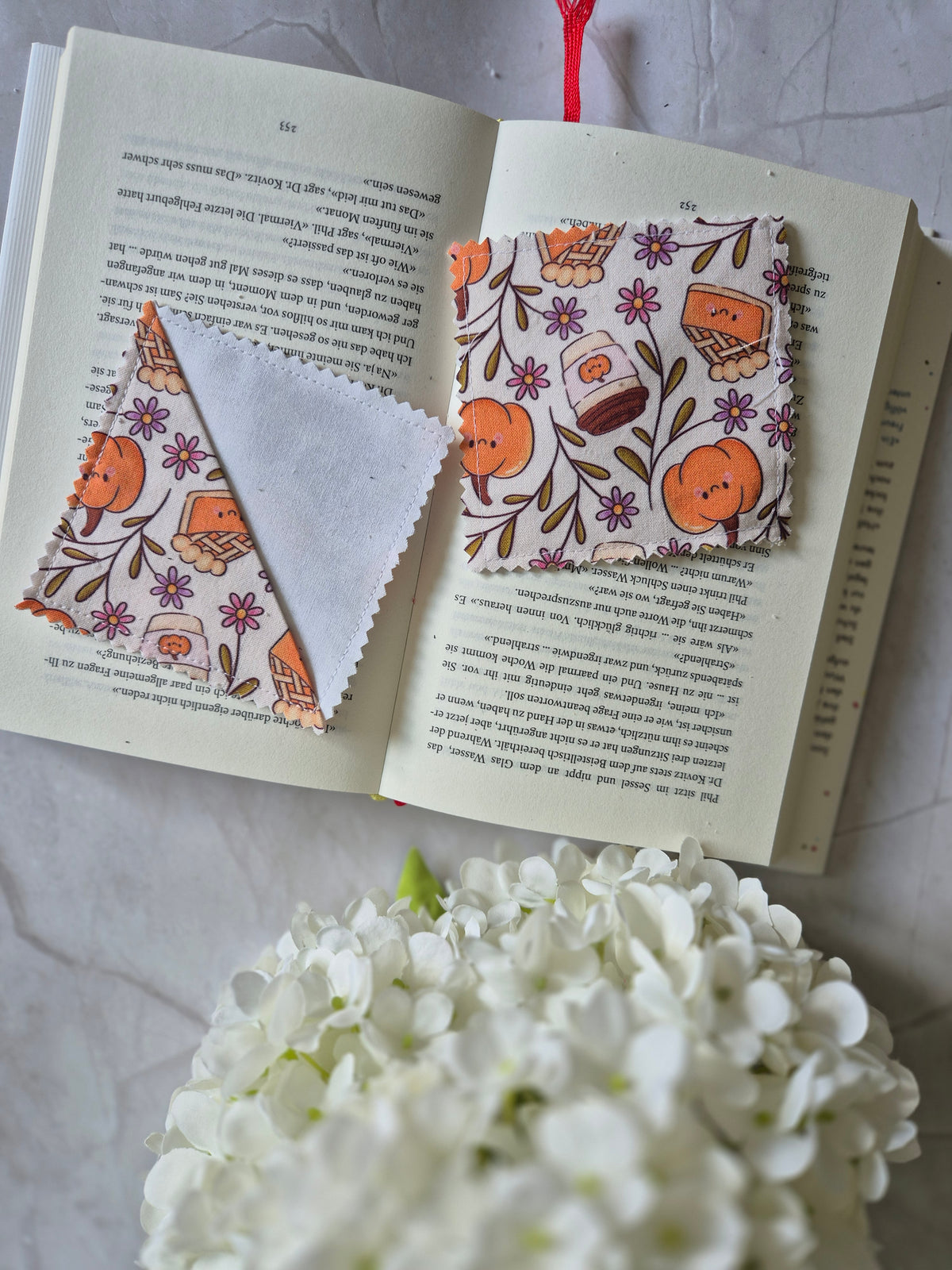 Eck Lesezeichen aus Stoff Herbst Halloween Spooky - patchwork handmadecorner bookmark fabric, handmade, gift book lover (Kopie)
