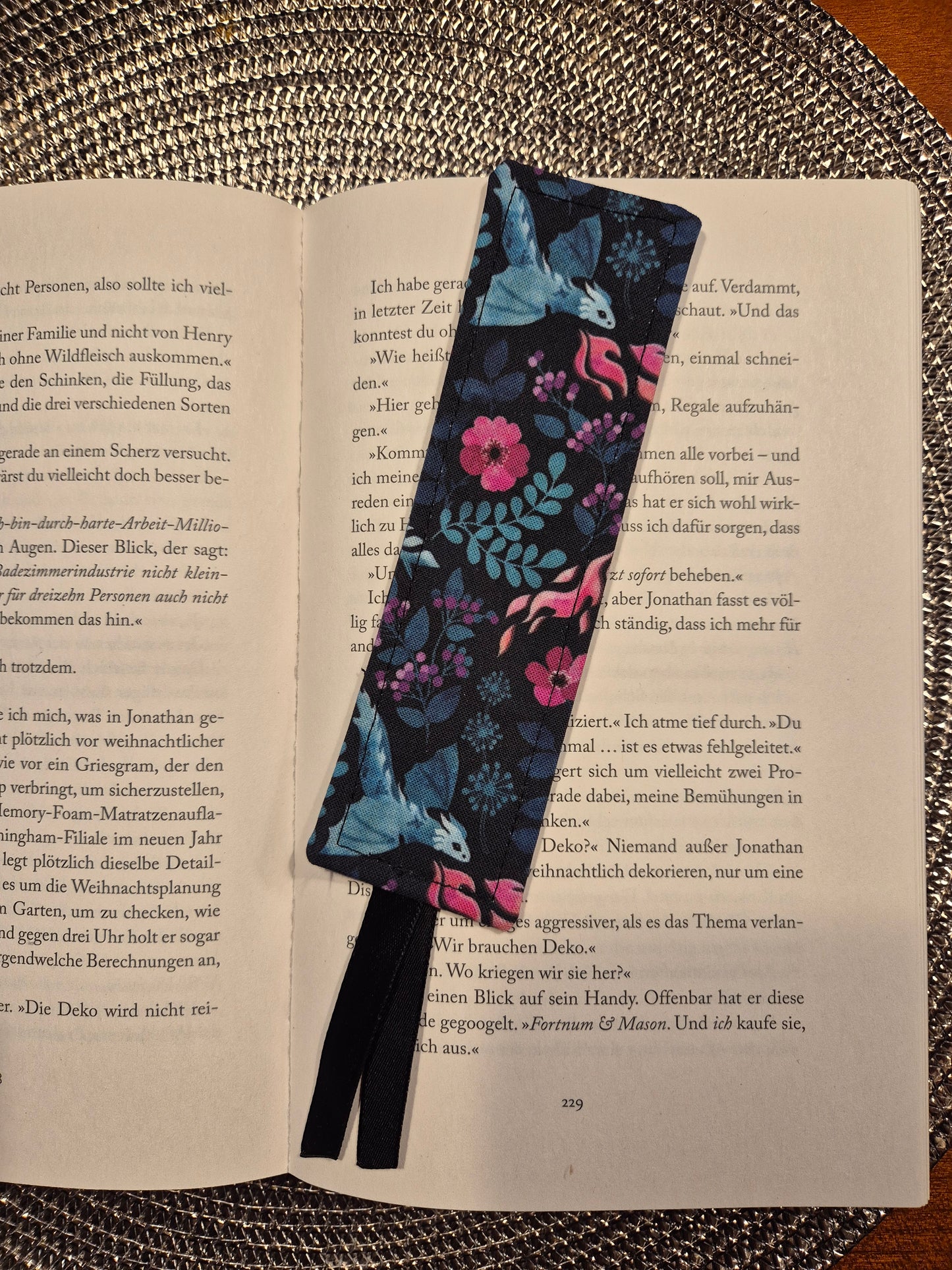 Lesezeichen Drachen Design, handgenäht, Fantasy doppelseitig, tolles Geschenk für Leseratten, Studenten und Journaling Fans vegan