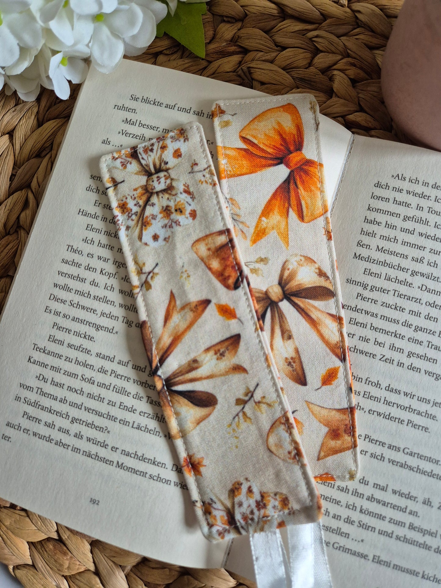 Lesezeichen Bows Schleifen Design, handgenäht, cute doppelseitig, tolles Geschenk für Leseratten, Studenten und Journaling Fans vegan