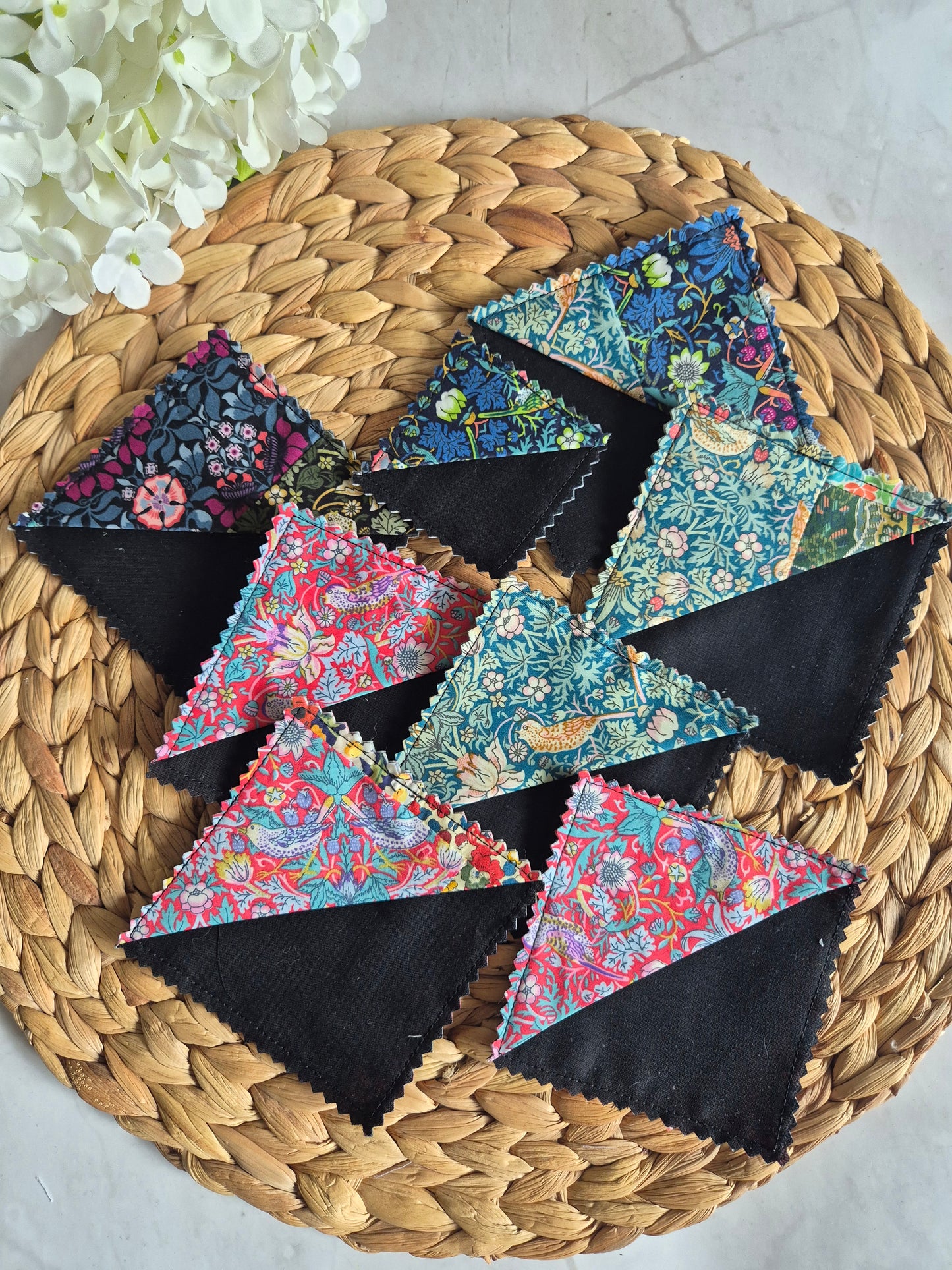 Eck Lesezeichen aus Stoff aus Liberty Stoffen - upcycling - patchwork handmadecorner bookmark fabric, handmade, gift book lover