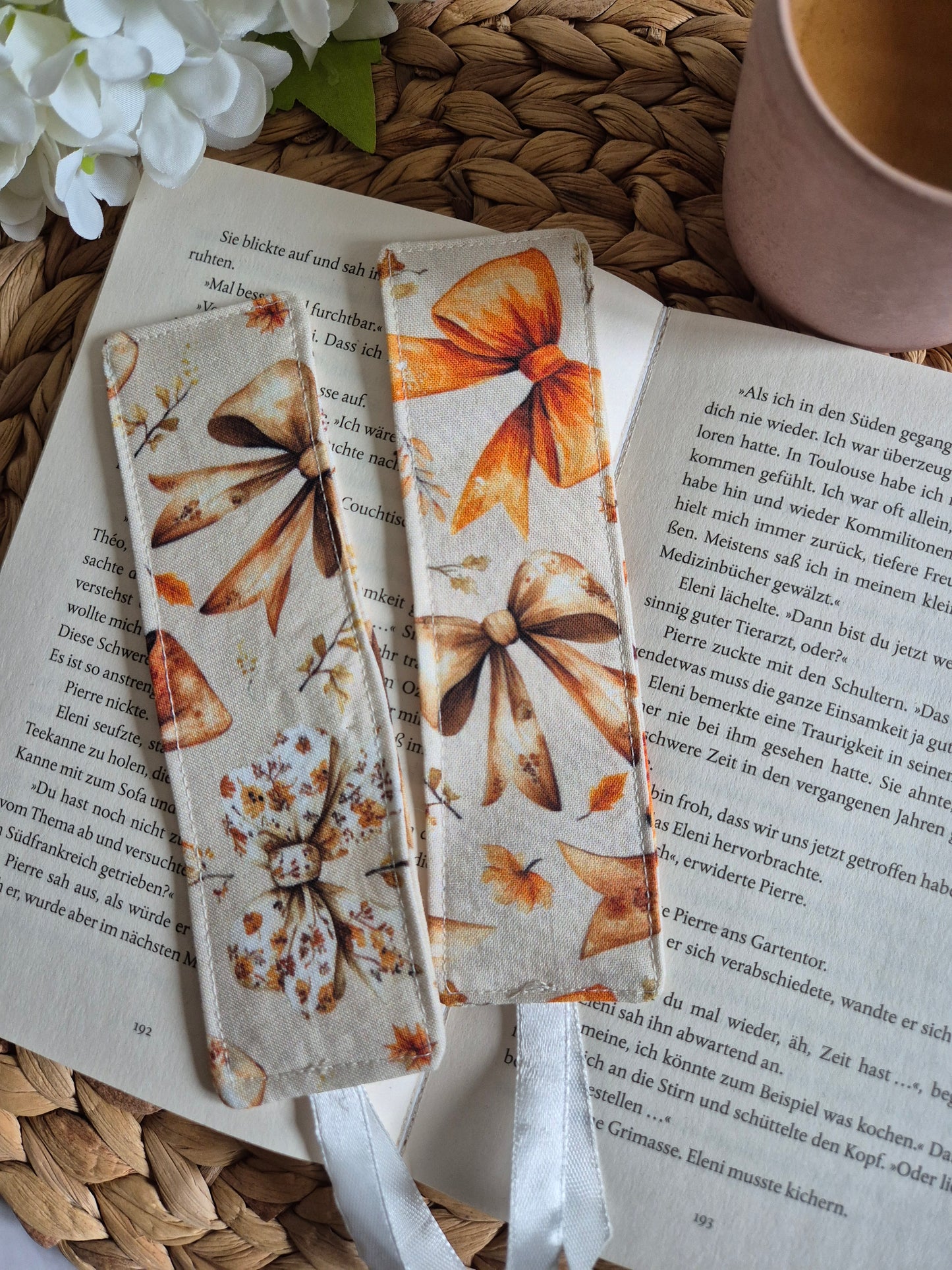 Lesezeichen Bows Schleifen Design, handgenäht, cute doppelseitig, tolles Geschenk für Leseratten, Studenten und Journaling Fans vegan