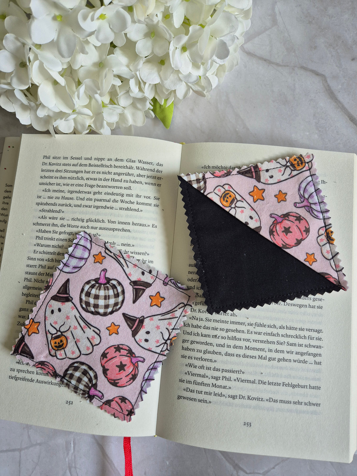Eck Lesezeichen aus Stoff Herbst Halloween Spooky - patchwork handmadecorner bookmark fabric, handmade, gift book lover (Kopie)