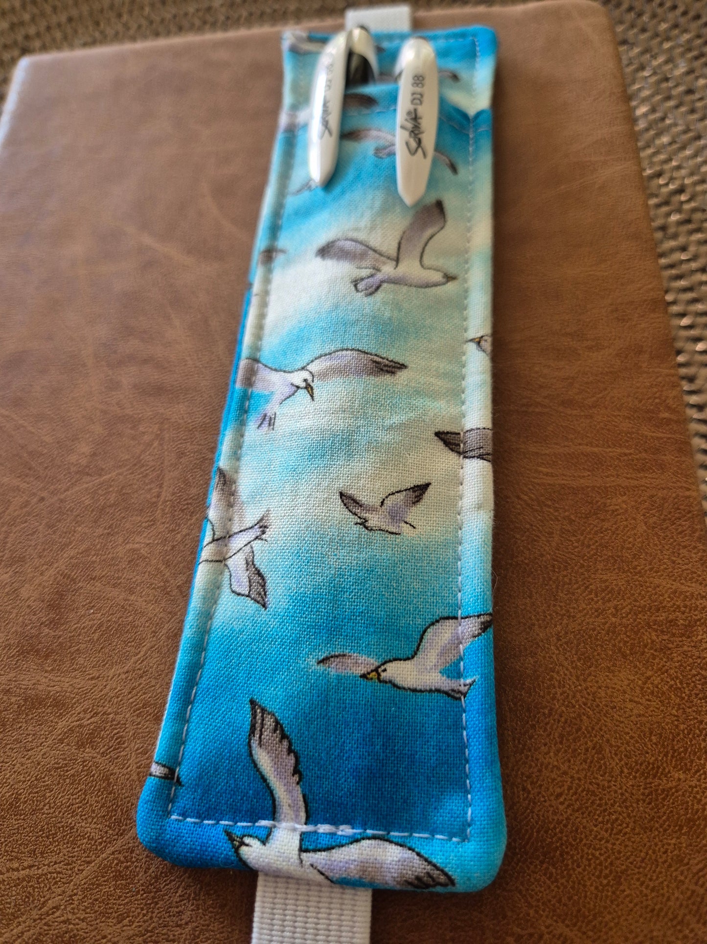 Stiftehalter Lesezeichen A5 Design, handgenäht, doppelseitig, tolles Geschenk für Lehrer, Studenten und Journaling Fans vegan