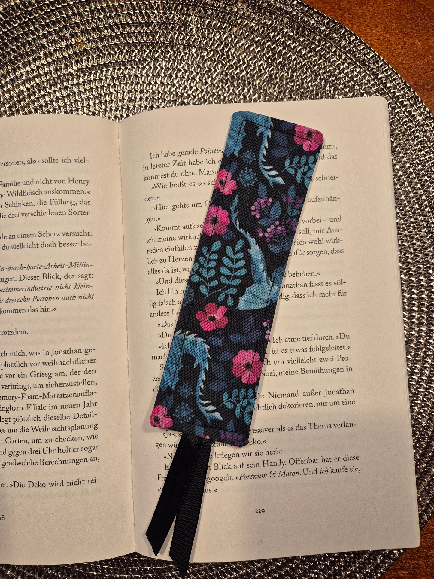 Lesezeichen Drachen Design, handgenäht, Fantasy doppelseitig, tolles Geschenk für Leseratten, Studenten und Journaling Fans vegan