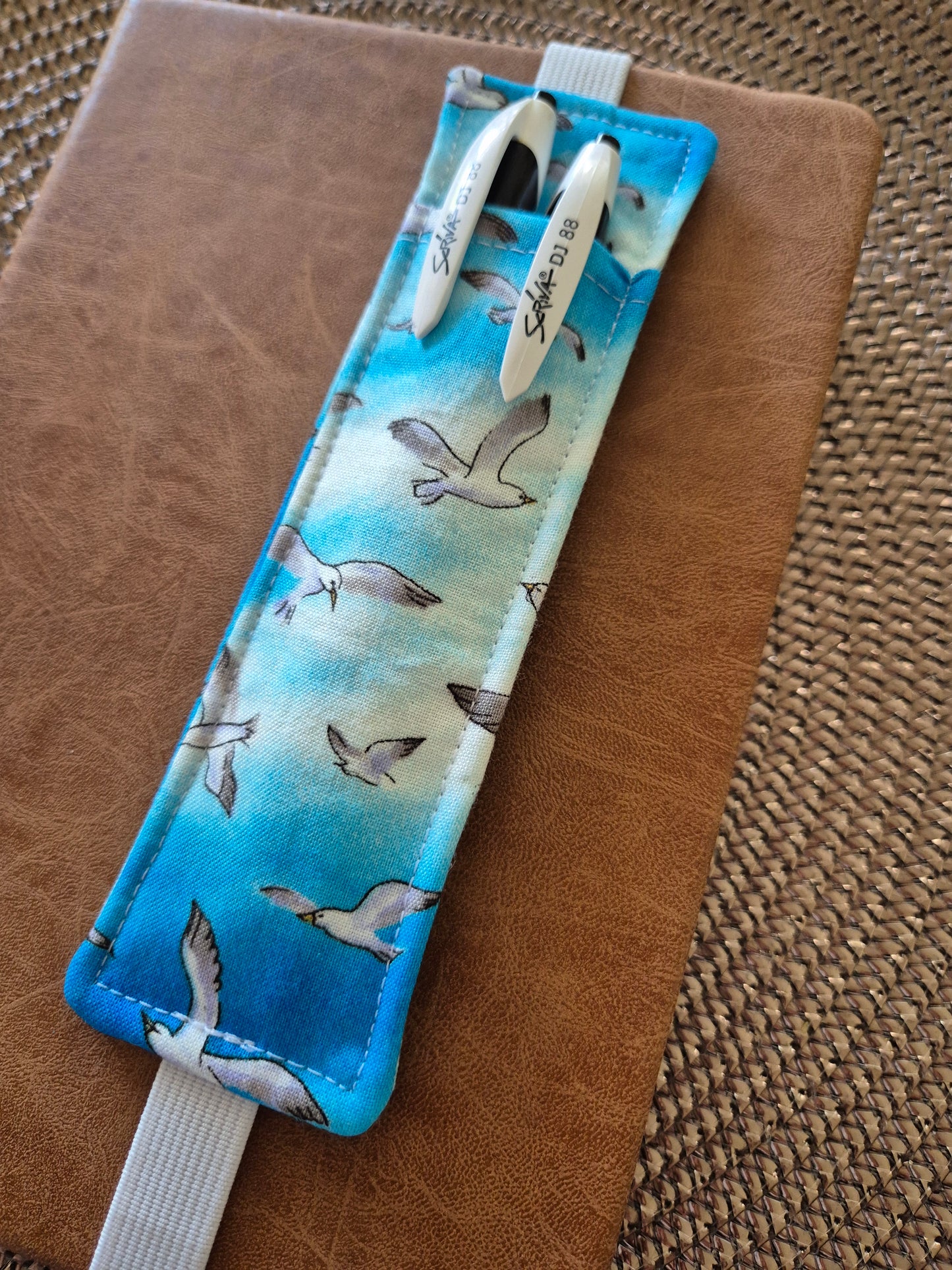 Stiftehalter Lesezeichen A5 Design, handgenäht, doppelseitig, tolles Geschenk für Lehrer, Studenten und Journaling Fans vegan