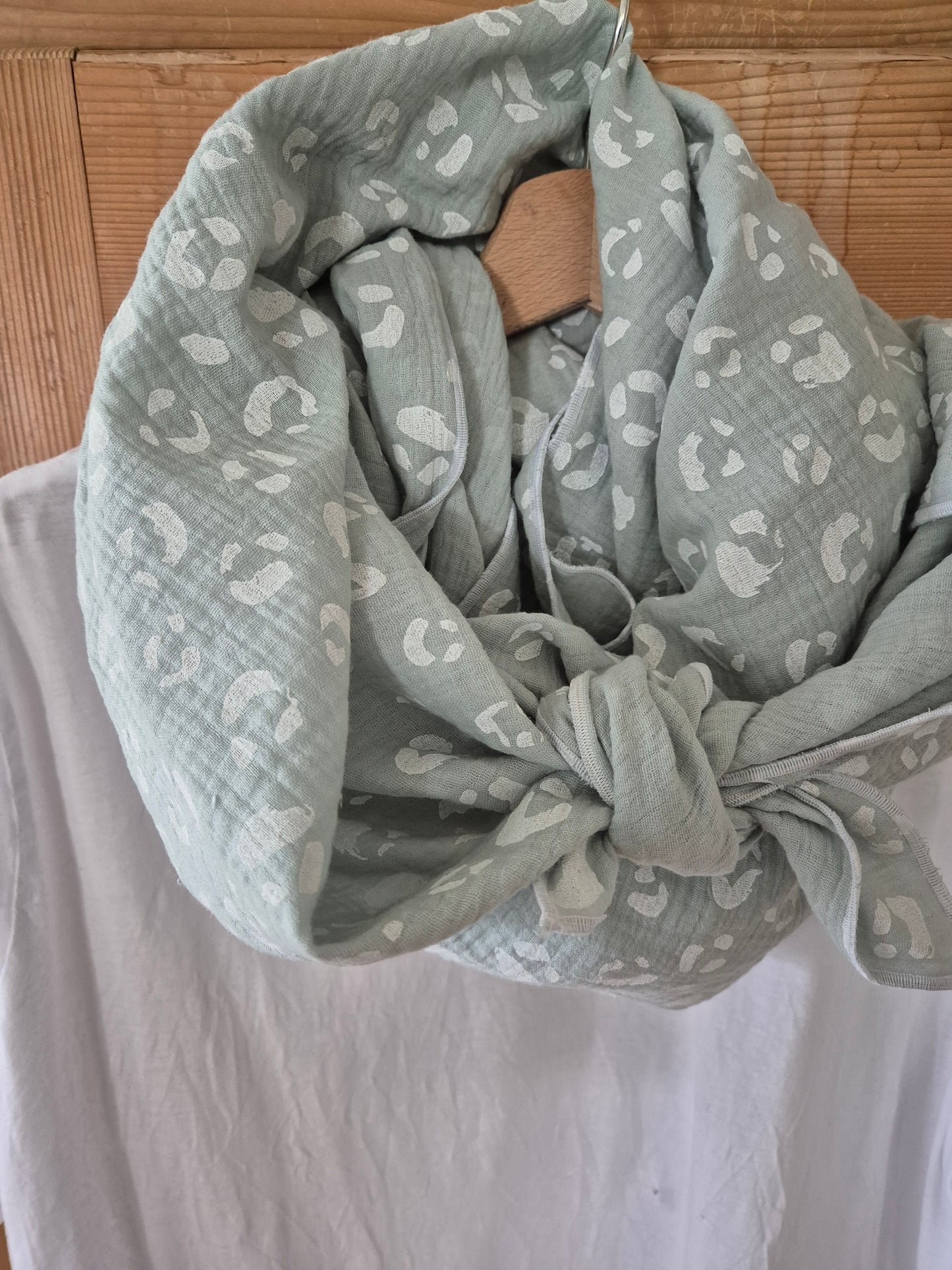 Mint Leo Stole Scarf - Cozy leo Print Wrap - Versatile Shawl for Travel - Boho Fashion Accessory - Ideal Gift XXL scarf