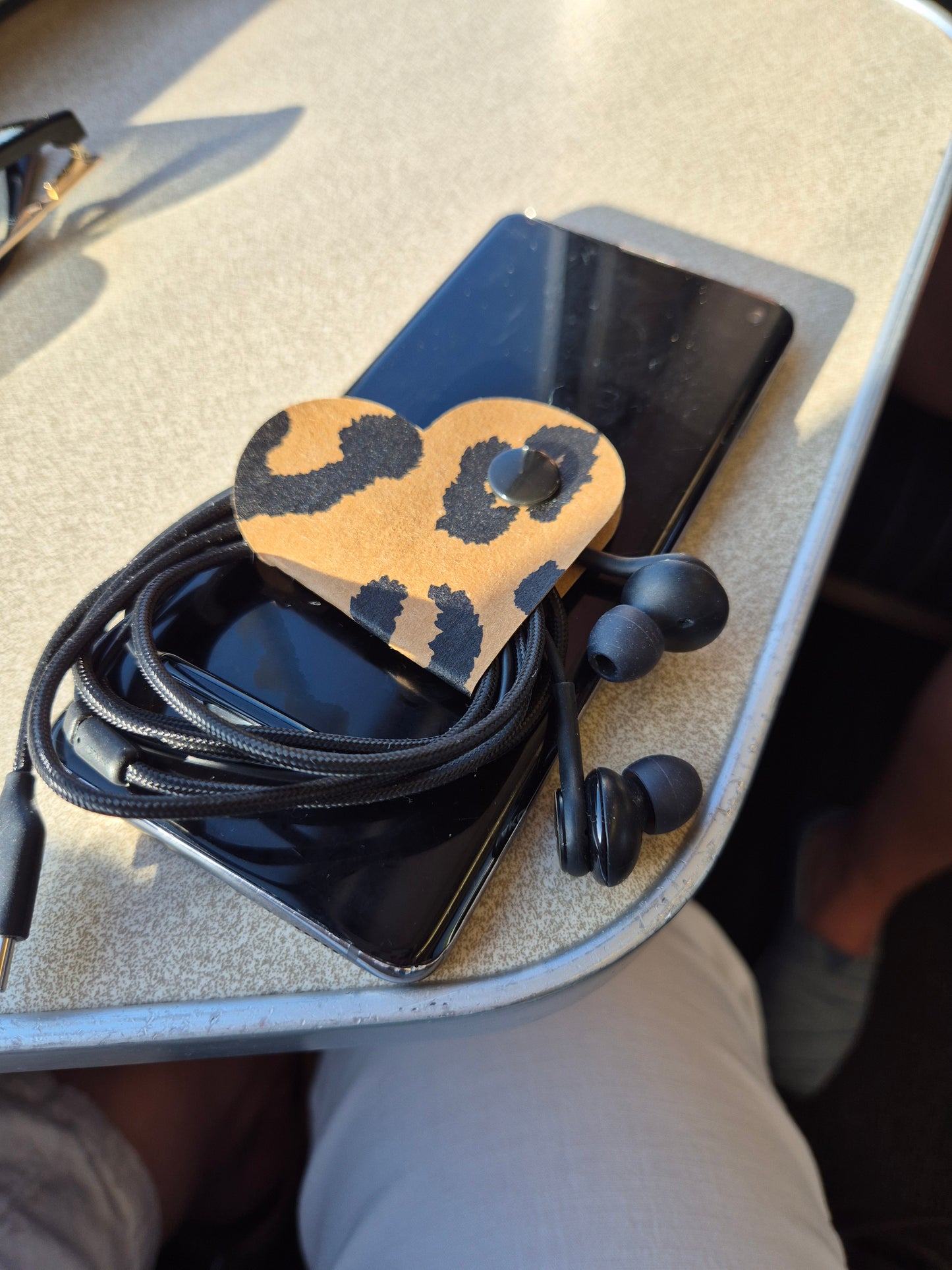 Kabelhalter Diverse Designs aus Snapppap (vegan) oder Kunstleder