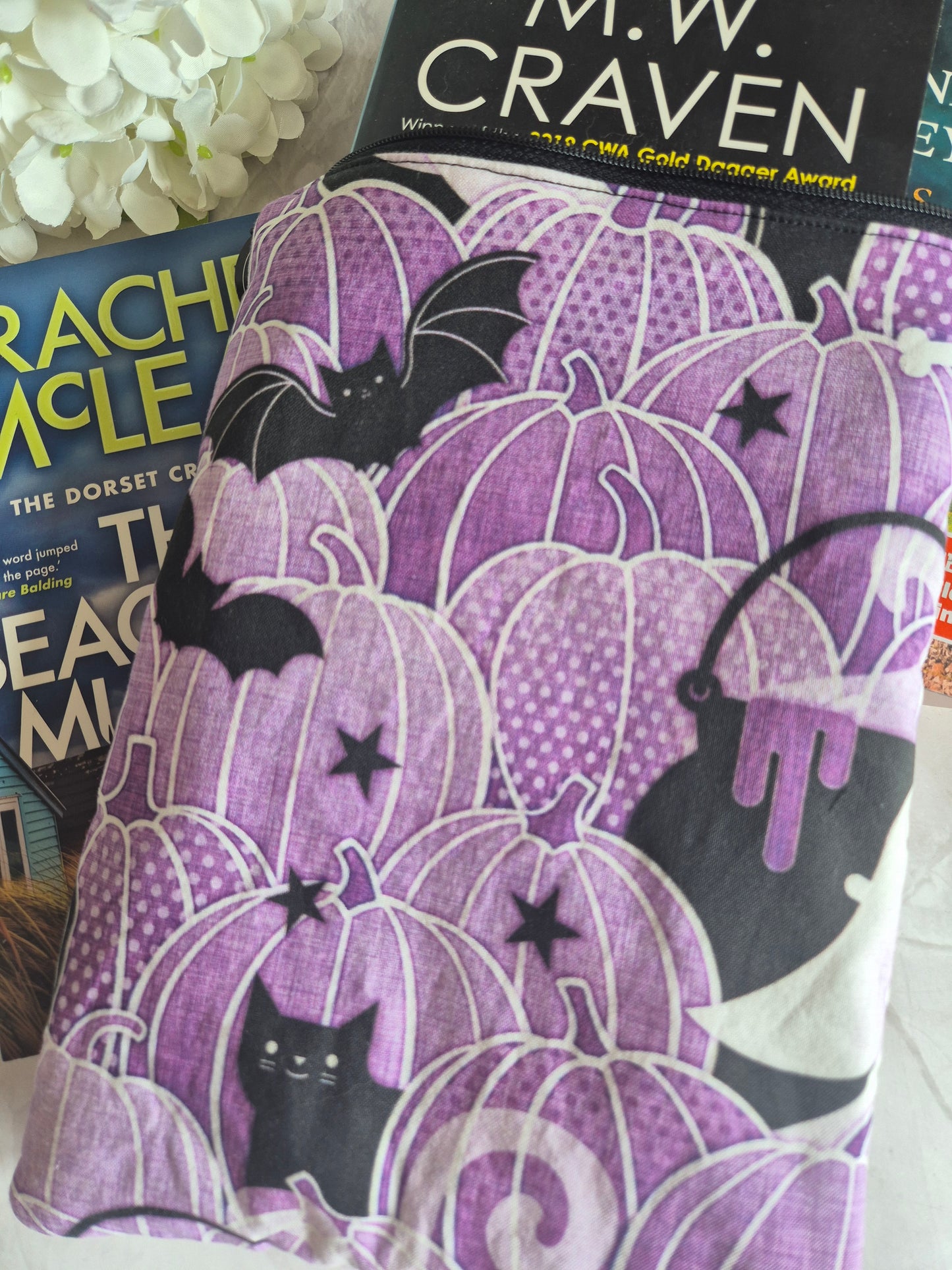 Gothic Halloween Purple Cat Pumpkin cartoon Buchhülle Ereader Hülle - 3 Sizes - Handmade by me in Switzerland
