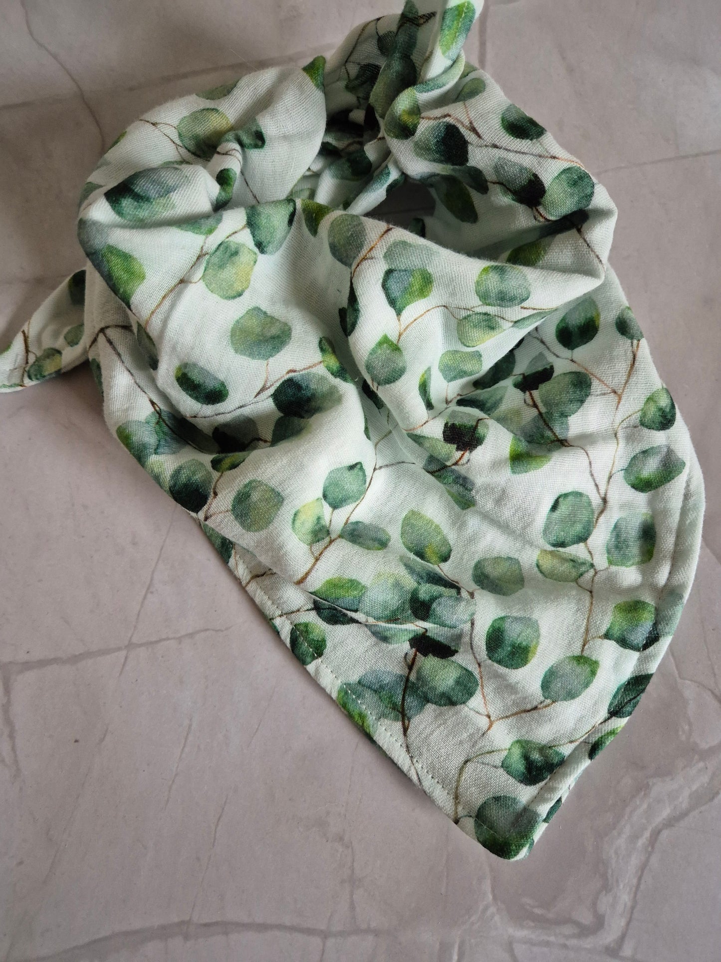 Kinderschals aus 100% Baumwollmusselin vegane Kinderkleider; Halstuch für Kinder; handmade, neutrale Farbrn, beige, Leo, Tiger, Blümchen, Eucalyptus