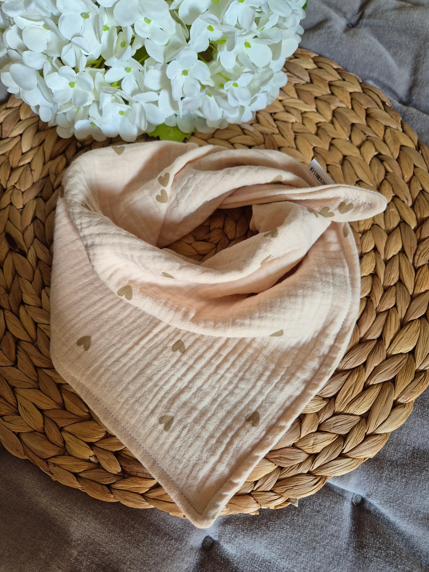 Kinderschal aus 100% Baumwollmusselin vegane Kinderkleider; Halstuch für Kinder; handmade, neutrale Farben, beige Herzen Herzli