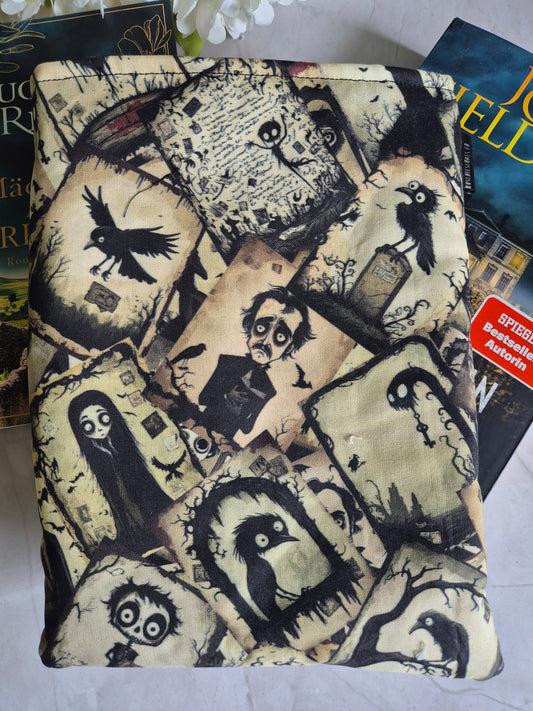 Dark Gothic cartoon Buchhülle Ereader Hülle - 3 Sizes - Handmade by me in Switzerland