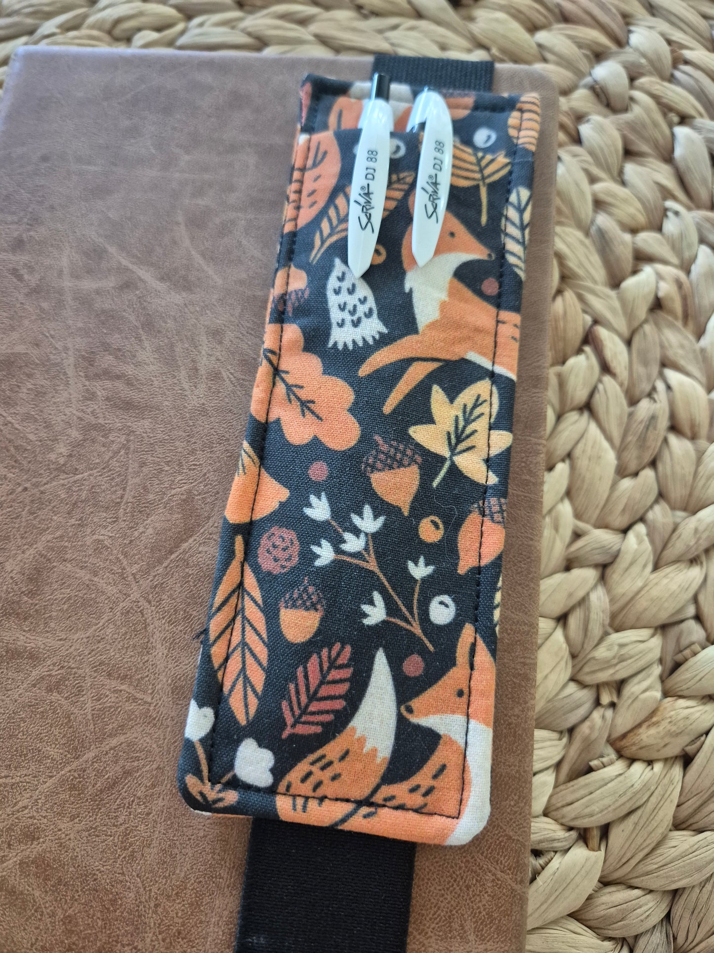 Stiftehalter Lesezeichen A5 Design, handgenäht, doppelseitig, tolles Geschenk für Lehrer, Studenten und Journaling Fans vegan 
