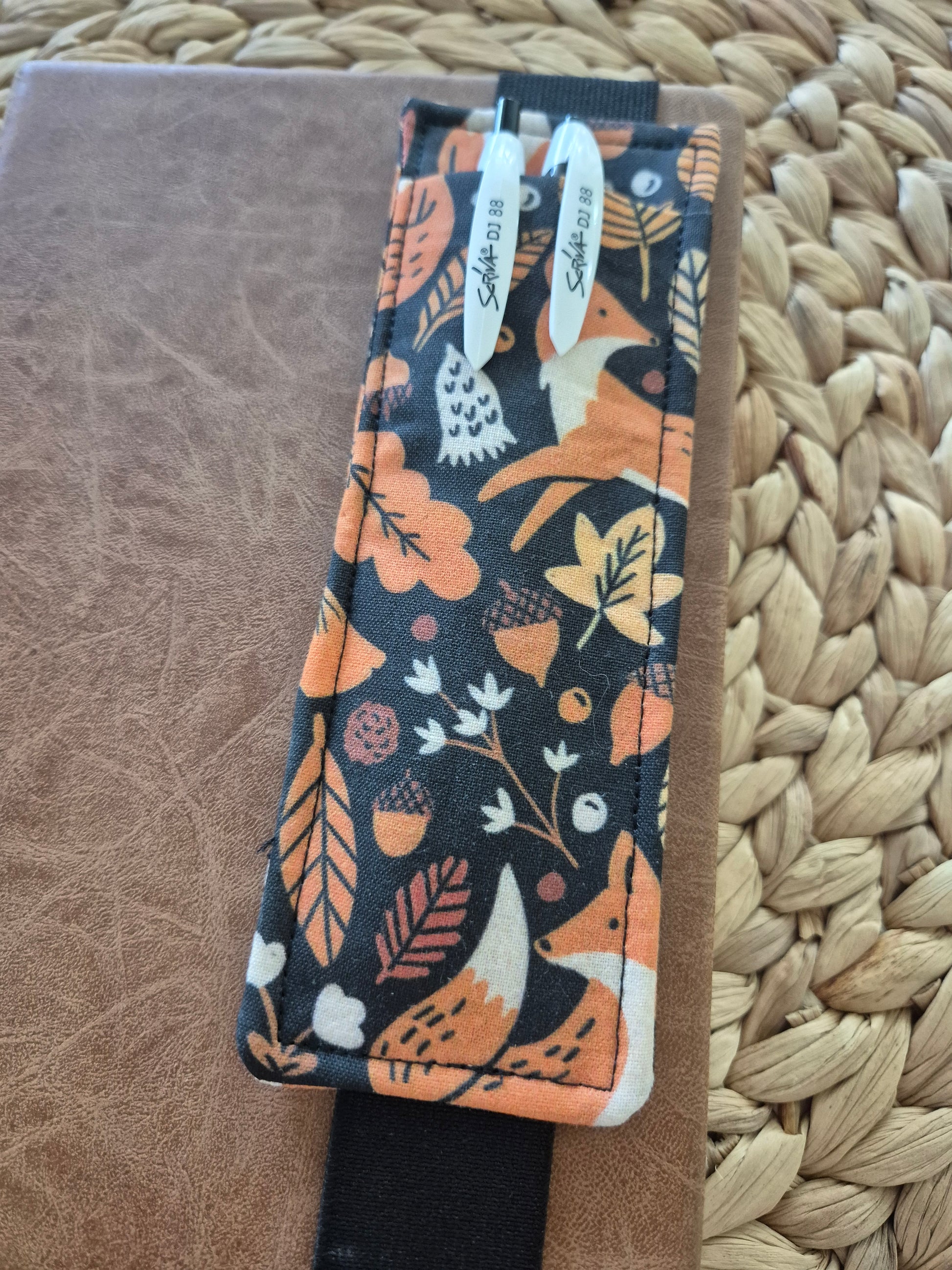 Stiftehalter Lesezeichen A5 Design, handgenäht, doppelseitig, tolles Geschenk für Lehrer, Studenten und Journaling Fans vegan 