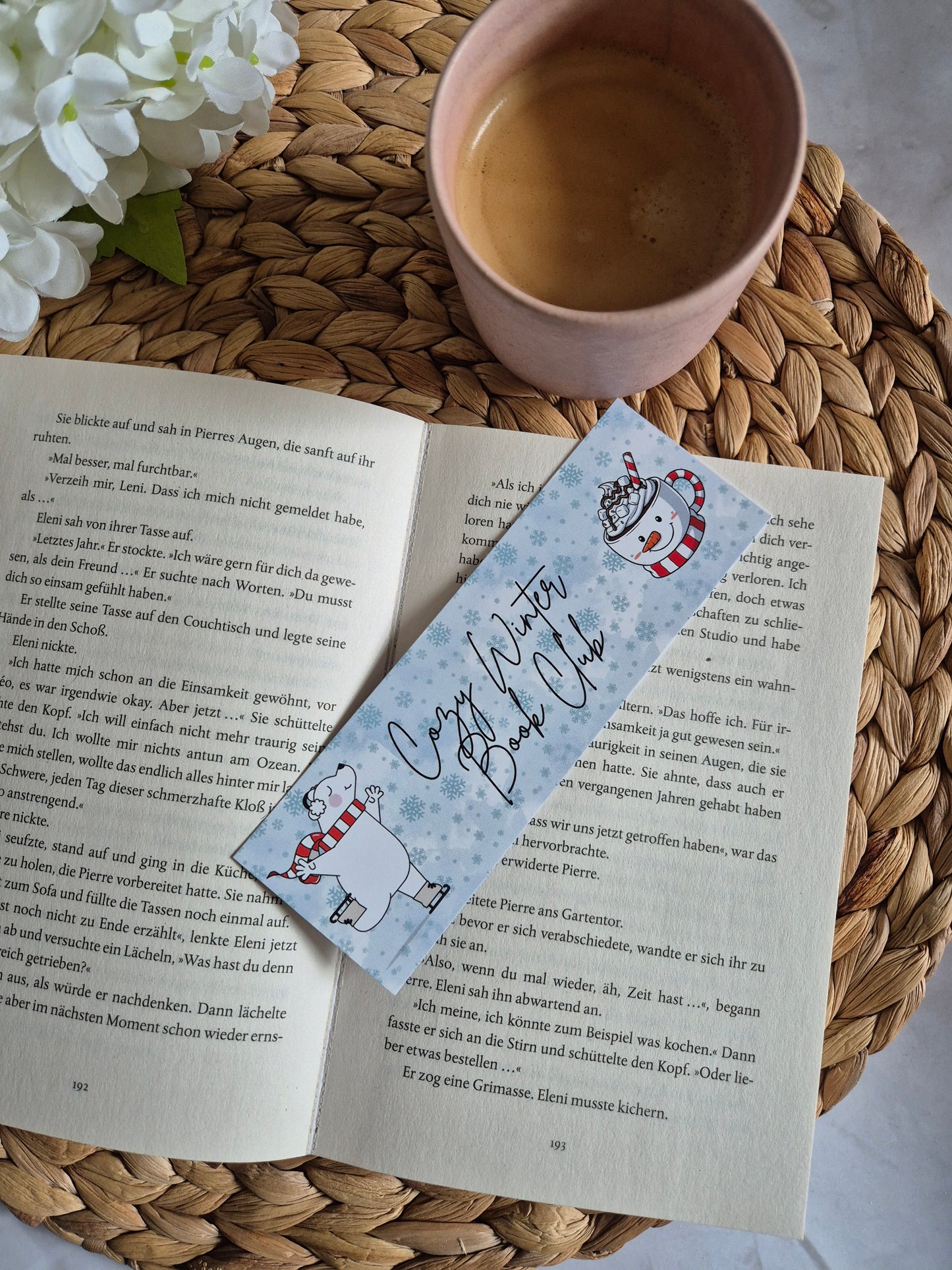 Lesezeichen Cozy Winter Book Clubauf hochwertigem Paper gedruckt