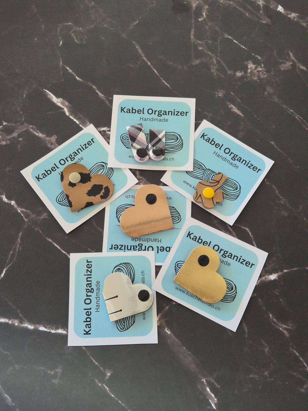 Kabelhalter Diverse Designs aus Snapppap (vegan) oder Kunstleder