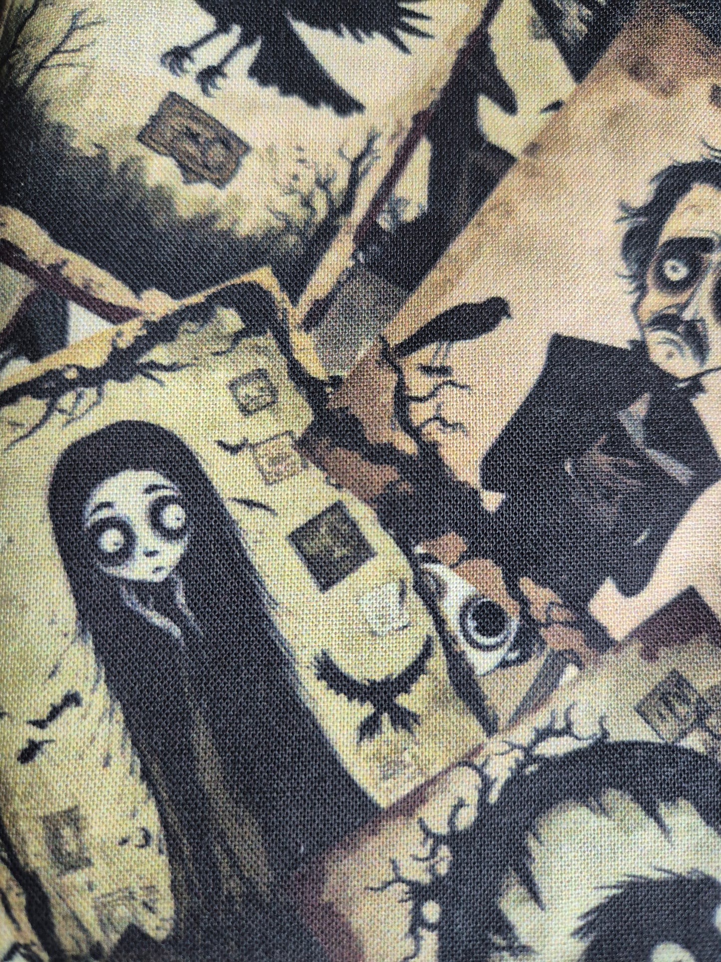 Dark Gothic cartoon Buchhülle Ereader Hülle - 3 Sizes - Handmade by me in Switzerland