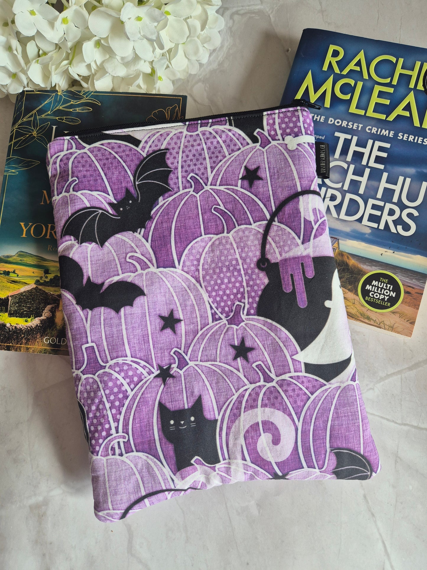Gothic Halloween Purple Cat Pumpkin cartoon Buchhülle Ereader Hülle - 3 Sizes - Handmade by me in Switzerland