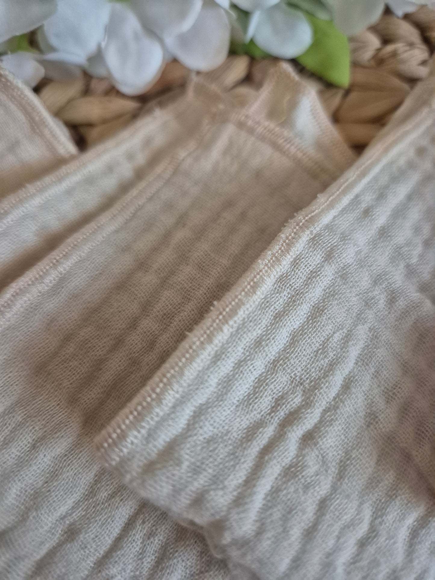 Taschentuch grau mit Herzdruck Stoff weich waschbar grau stylisch umweltfreundlich nachhaltig wiederverwendbar Musselin