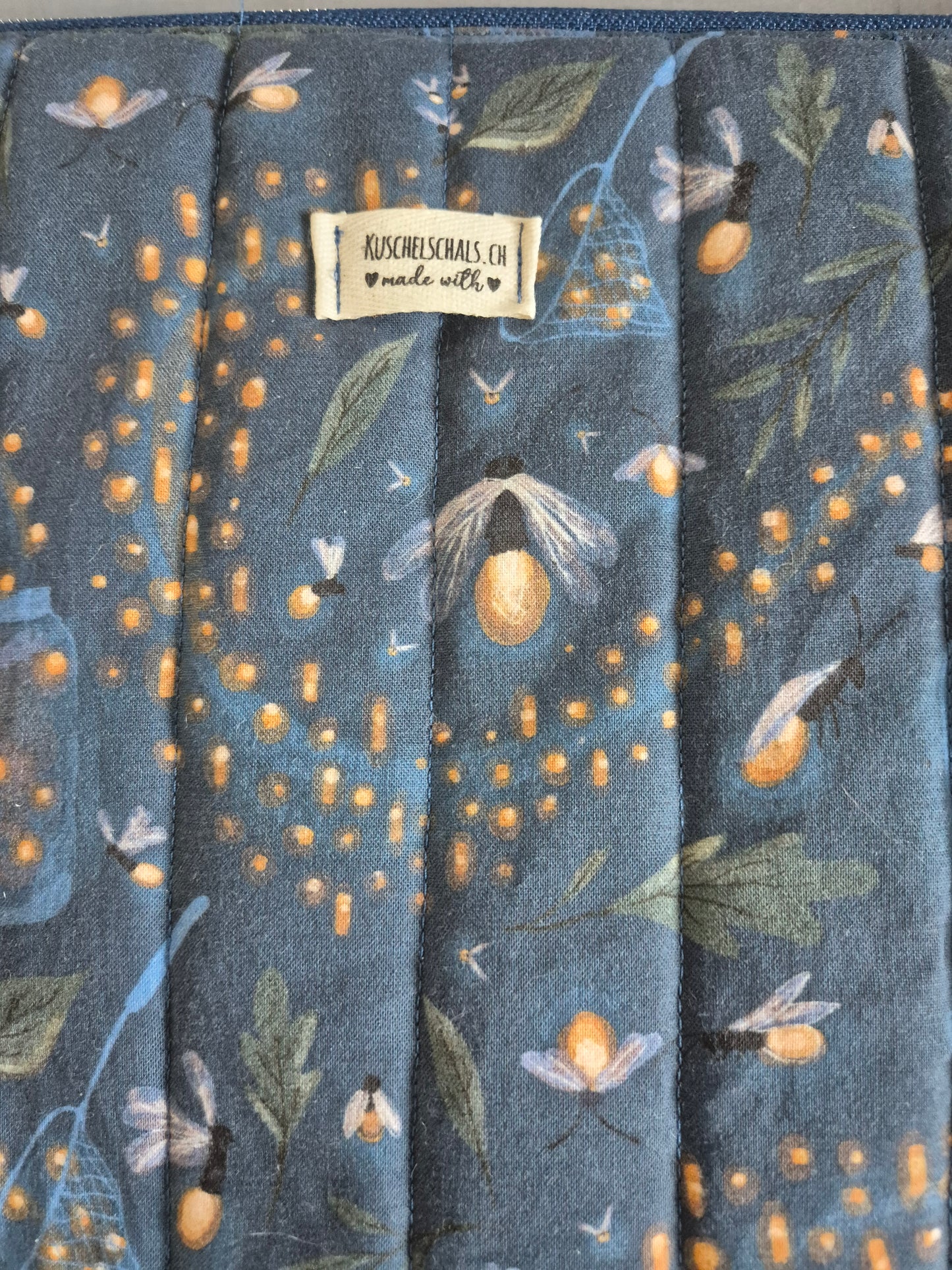 Tablet und Laptop Sleeve, gequiltet im wunderschönen Design "Glühwürmchen"