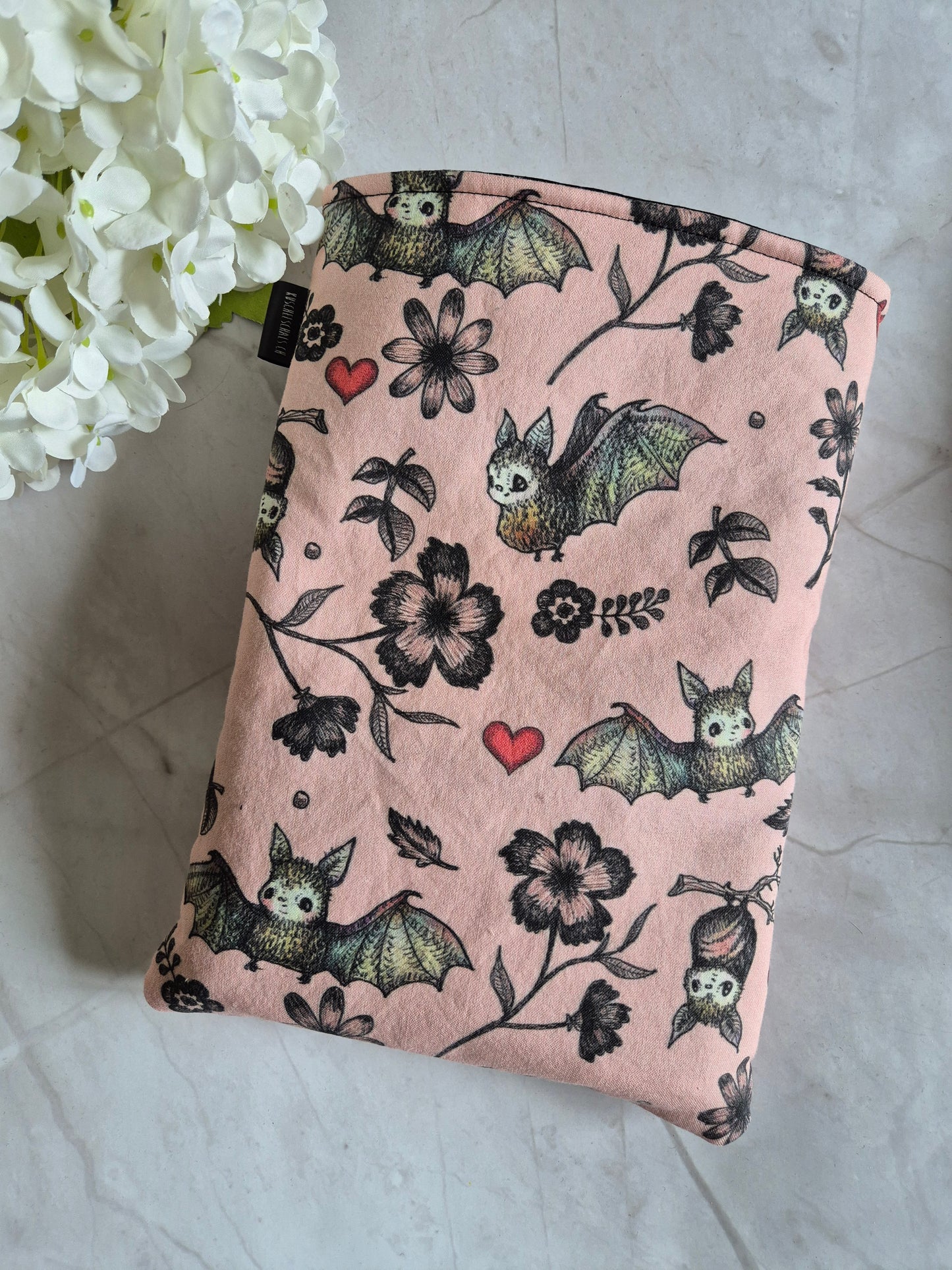 Cute Fledermaus Pink Sealover Buchhülle Ereader Hülle - 3 Sizes - Handmade by me in Switzerland