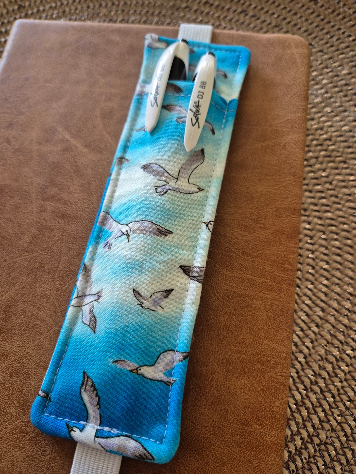 Stiftehalter Lesezeichen A5 Design, handgenäht, doppelseitig, tolles Geschenk für Lehrer, Studenten und Journaling Fans vegan