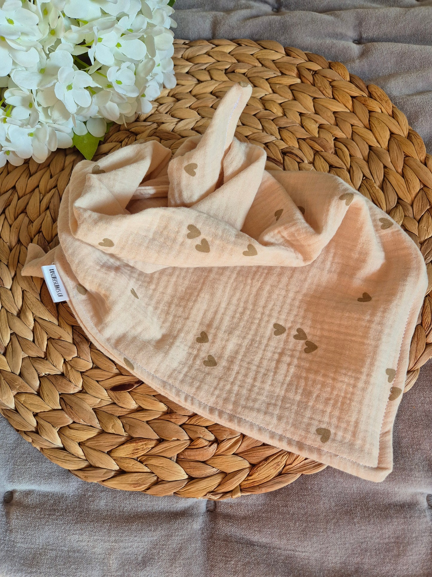 Kinderschal aus 100% Baumwollmusselin vegane Kinderkleider; Halstuch für Kinder; handmade, neutrale Farben, beige Herzen Herzli