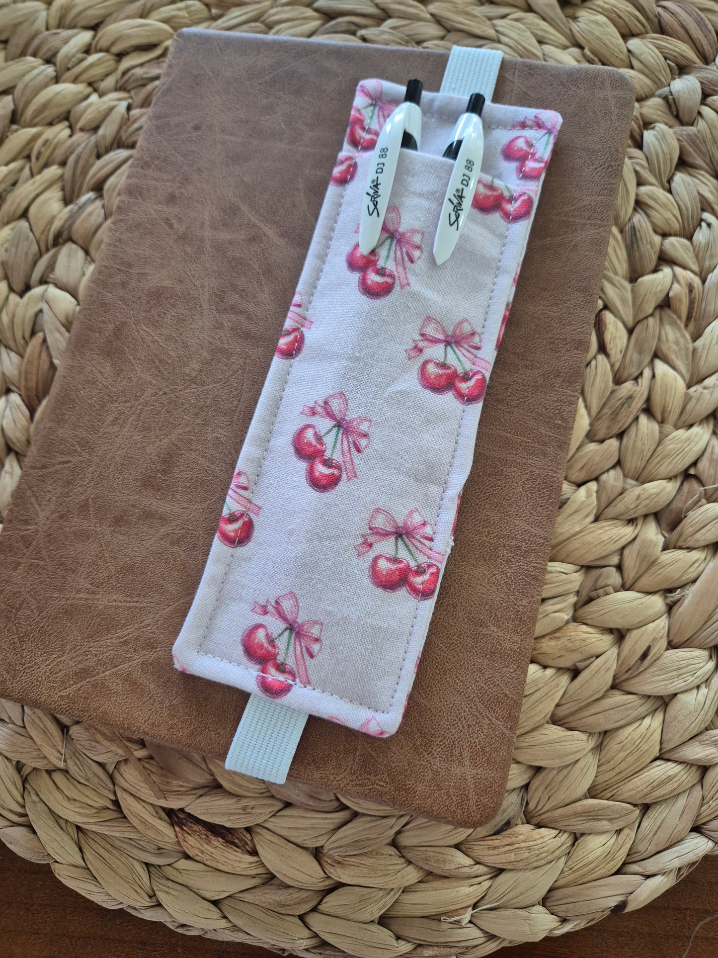 Stiftehalter Lesezeichen A5 Design, handgenäht, doppelseitig, tolles Geschenk für Lehrer, Studenten und Journaling Fans vegan